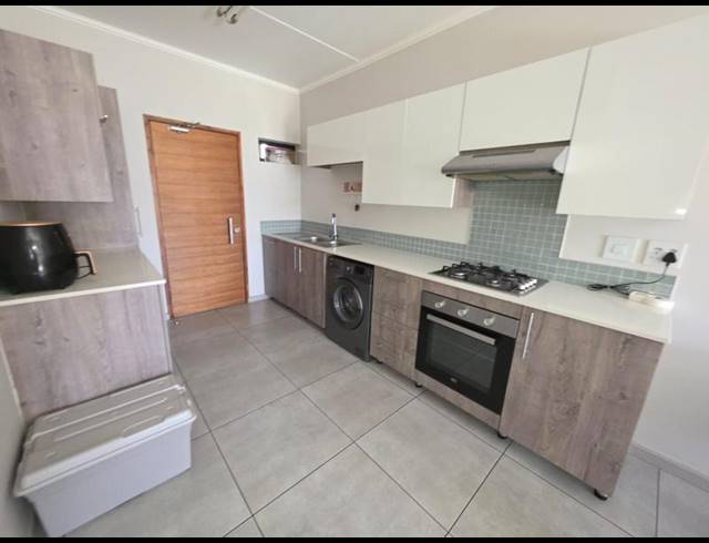 2 BEDROOM PROPERTY TO RENT IN GLEN MARAIS